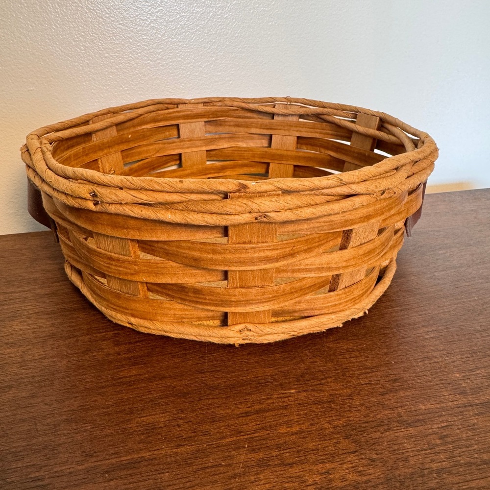 Vintage Pyrex Woven Wood Round Basket Carrier Corning NY USA 024,624,684